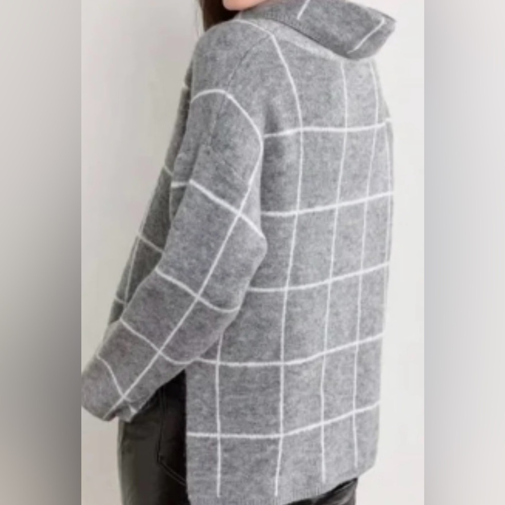 Cozy Gray Windowpane Cowl Neck
Sweater Soft Knit - Picture 4 of 14